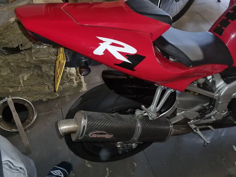 Yamaha YZF-R1 - foto 6