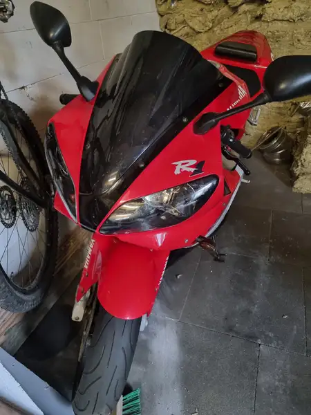 Yamaha YZF-R1 - foto 2