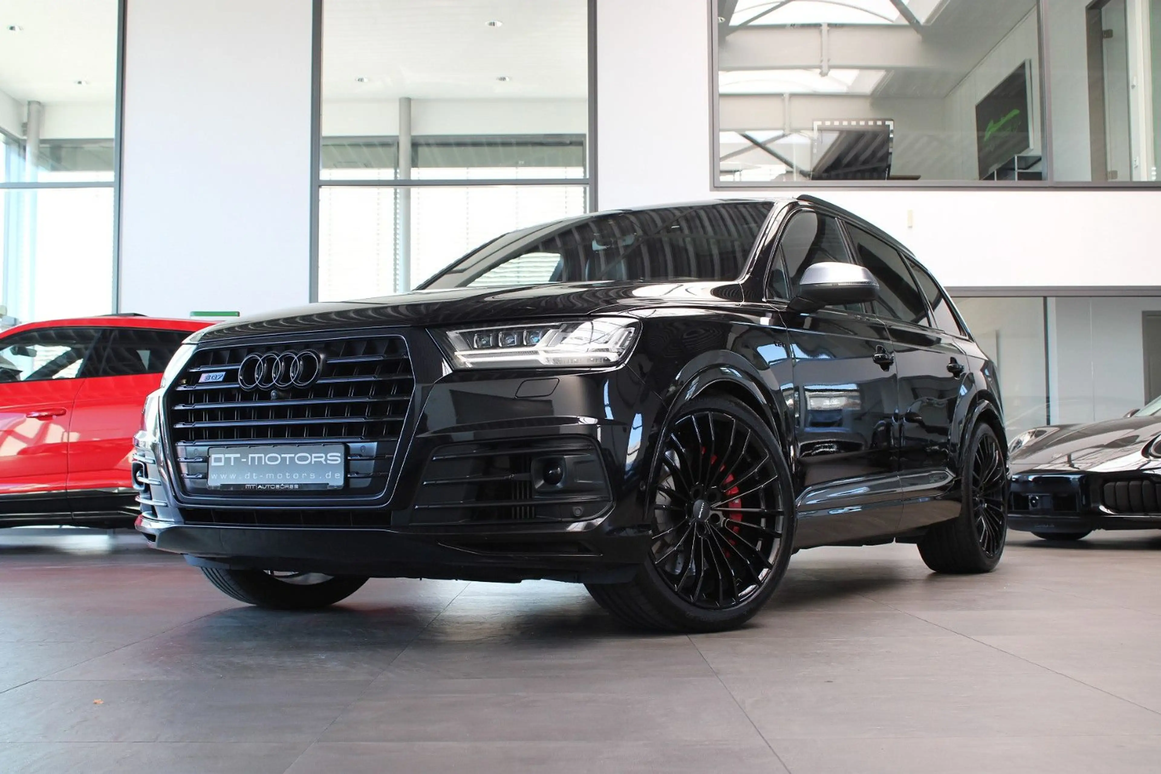 Audi SQ7 V8 TDI AHK/BOSE/RAUTEN/PANO/MATRIX/STHZG/22"