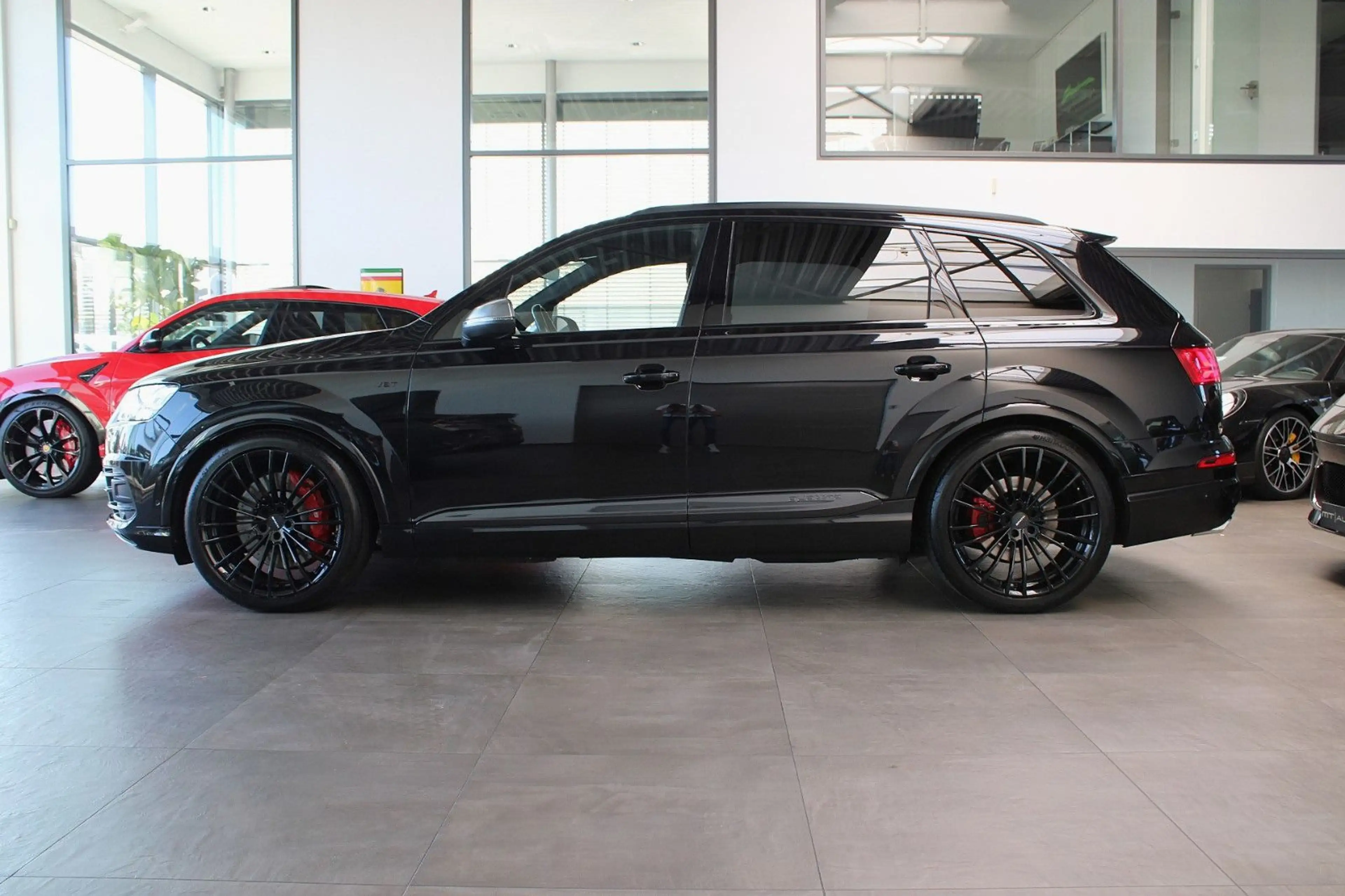 Audi SQ7 V8 TDI AHK/BOSE/RAUTEN/PANO/MATRIX/STHZG/22" — photo 3