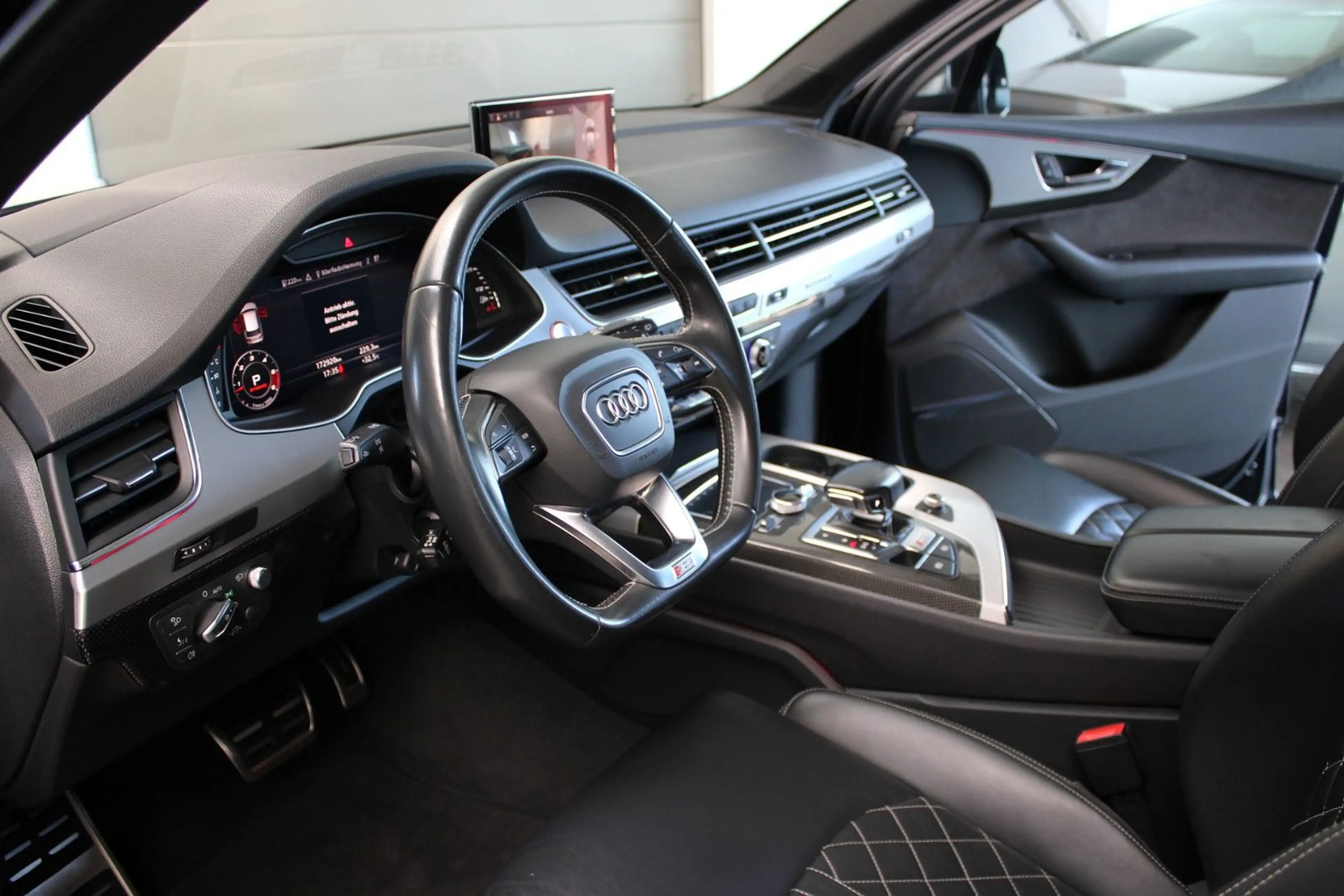 Audi SQ7 V8 TDI AHK/BOSE/RAUTEN/PANO/MATRIX/STHZG/22" — photo 2