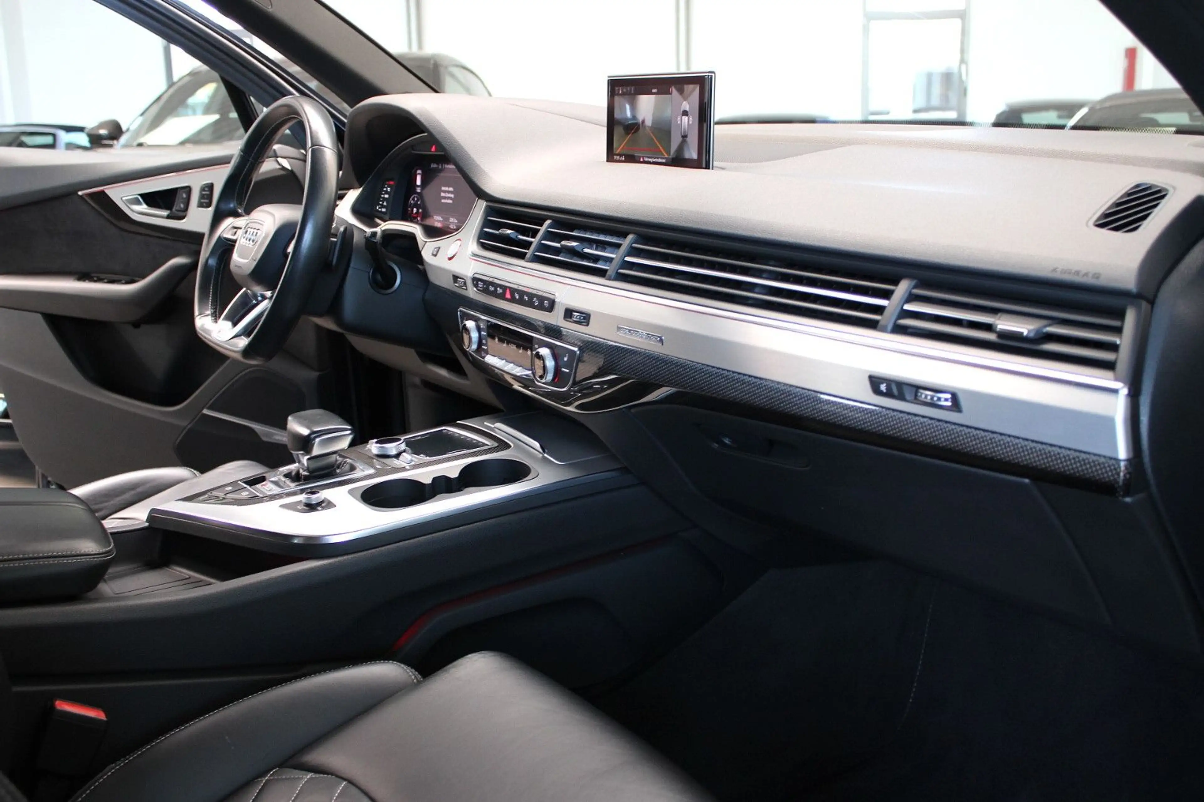 Audi SQ7 V8 TDI AHK/BOSE/RAUTEN/PANO/MATRIX/STHZG/22" — photo 8