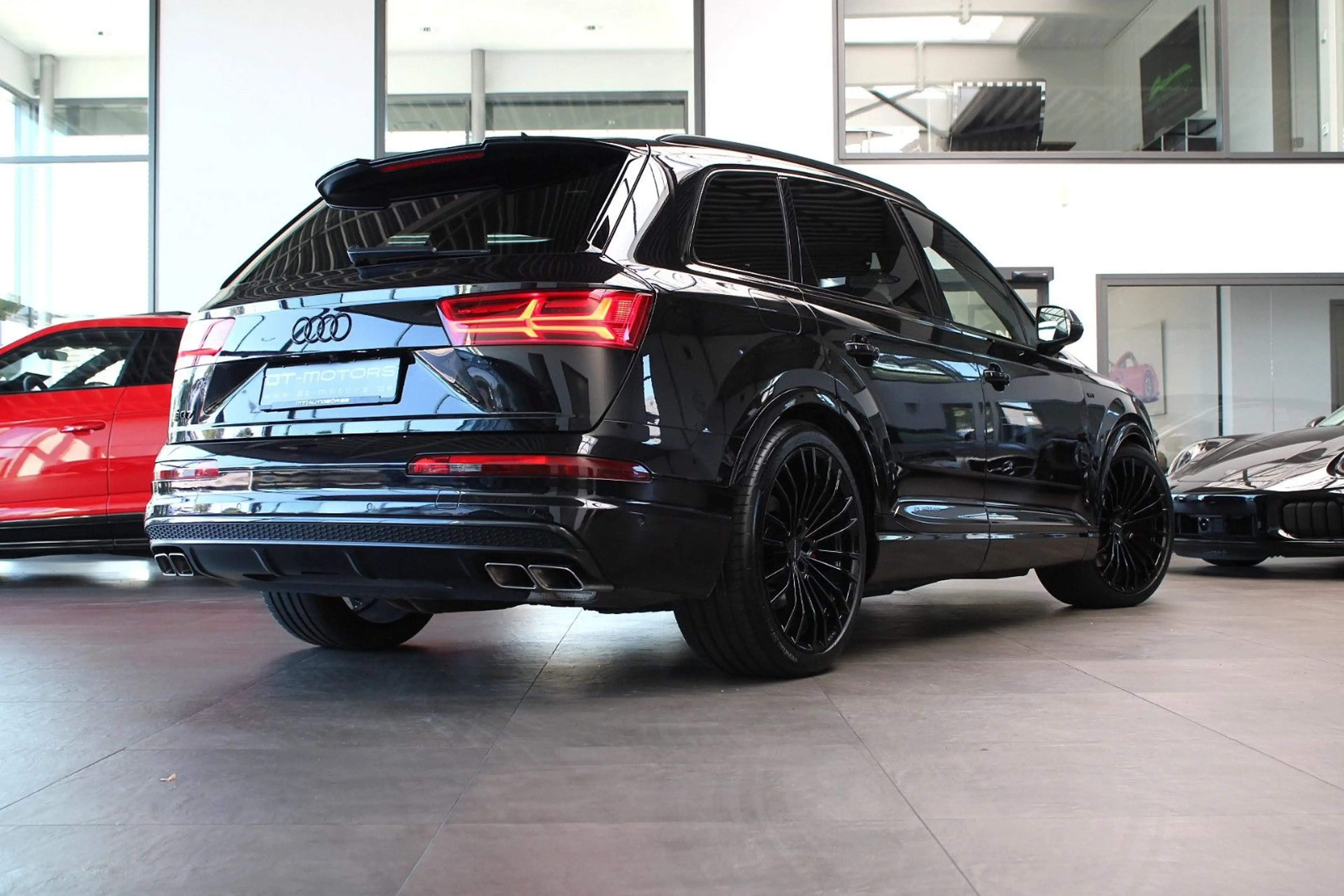 Audi SQ7 V8 TDI AHK/BOSE/RAUTEN/PANO/MATRIX/STHZG/22" — photo 13