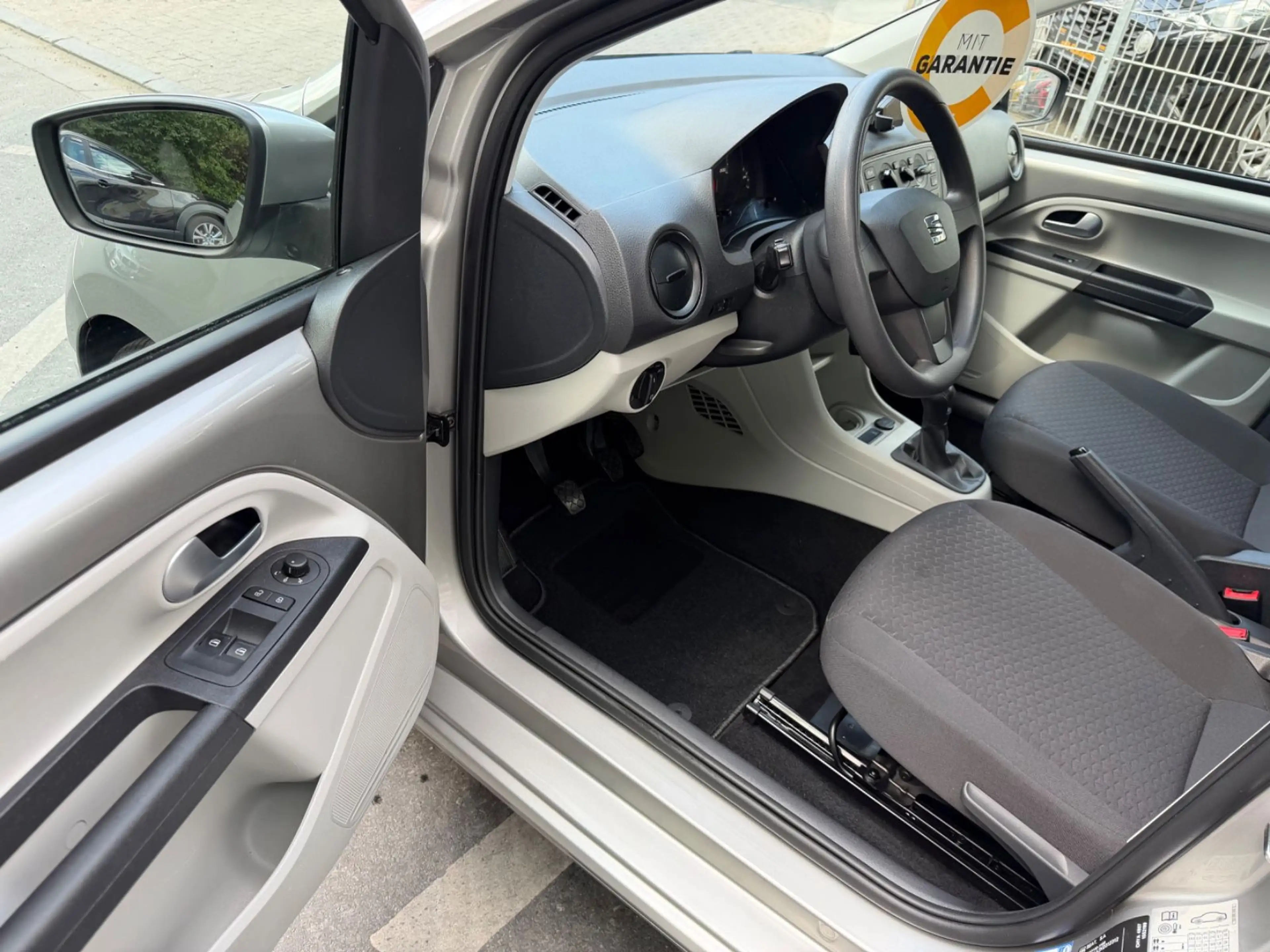 SEAT Mii Klima Sitz. PDC TÜV/Service Neu Garantie — photo 9
