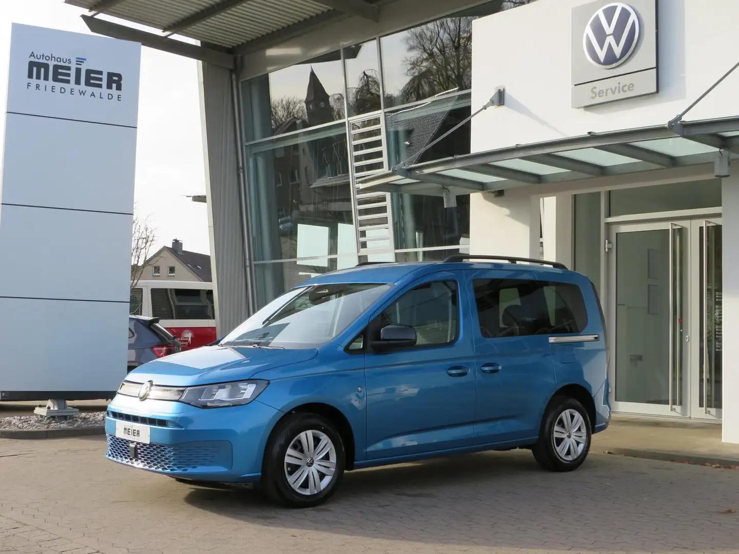 Volkswagen Caddy Kombi 1.5TSI AHK APP Sitzh. Klima Parkh. Azul - 2