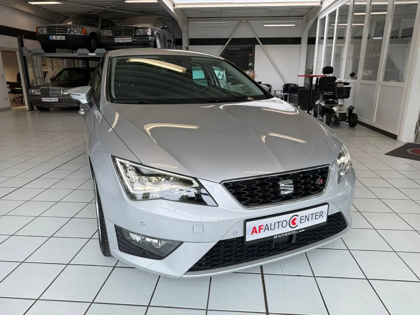SEAT Leon FR 1.8 Automatik*LED*Teilleder*Schaltwippen Argent - 2