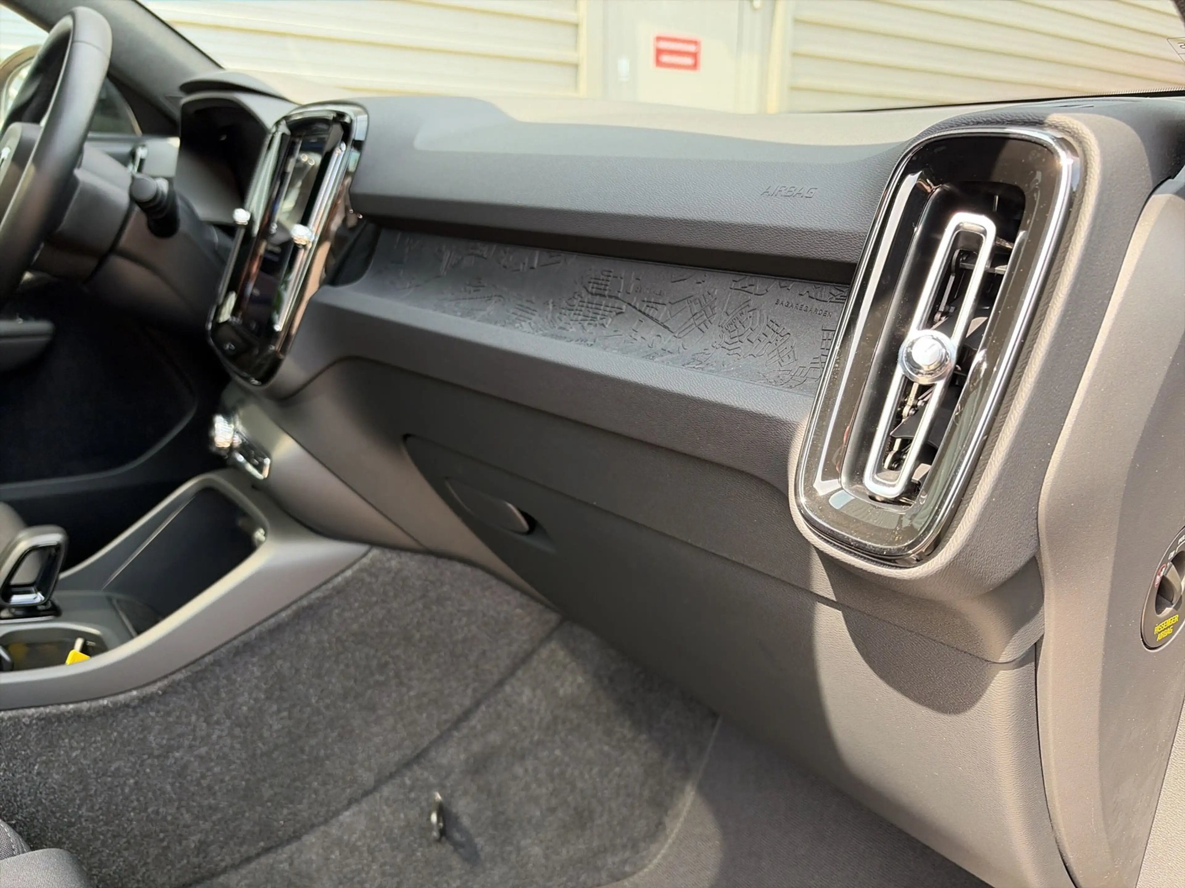 Volvo EC40 Twin Motor Ultra Black Edition 82 kWh / Treeplanke — photo 15