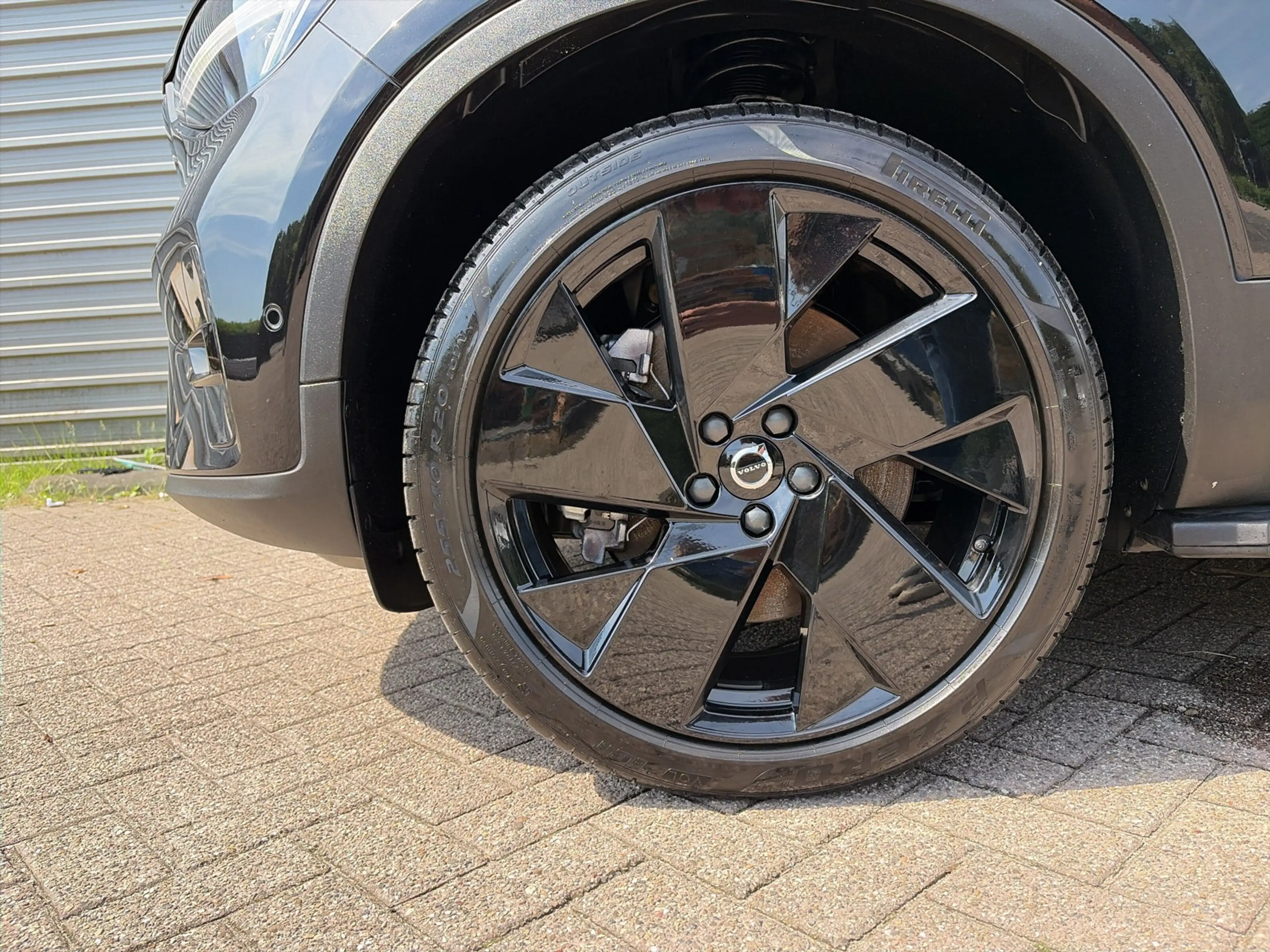 Volvo EC40 Twin Motor Ultra Black Edition 82 kWh / Treeplanke — photo 6