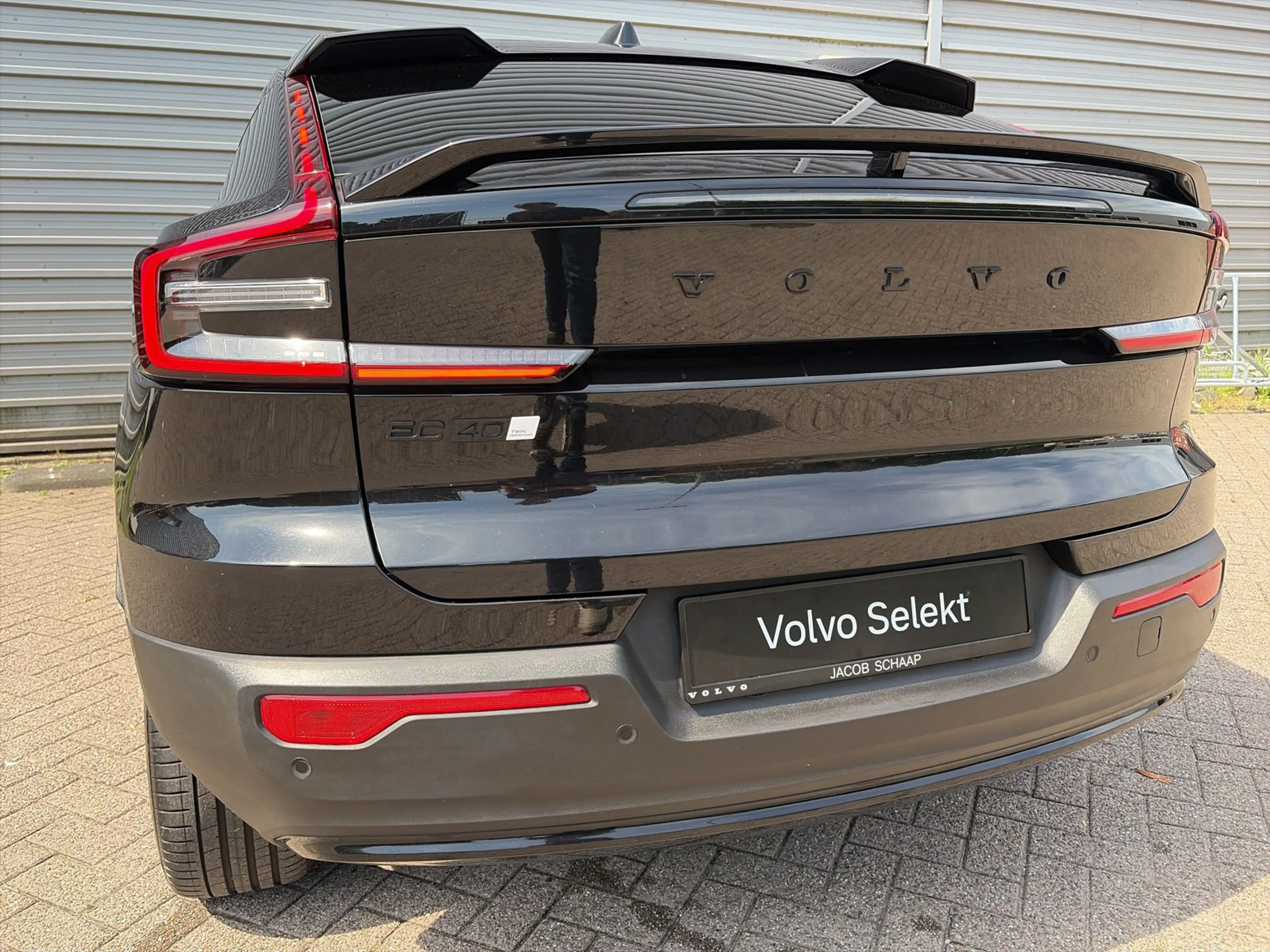 Volvo EC40 Twin Motor Ultra Black Edition 82 kWh / Treeplanke — photo 5