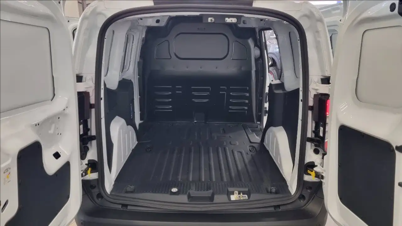Ford Transit Courier 2026 — фото 14