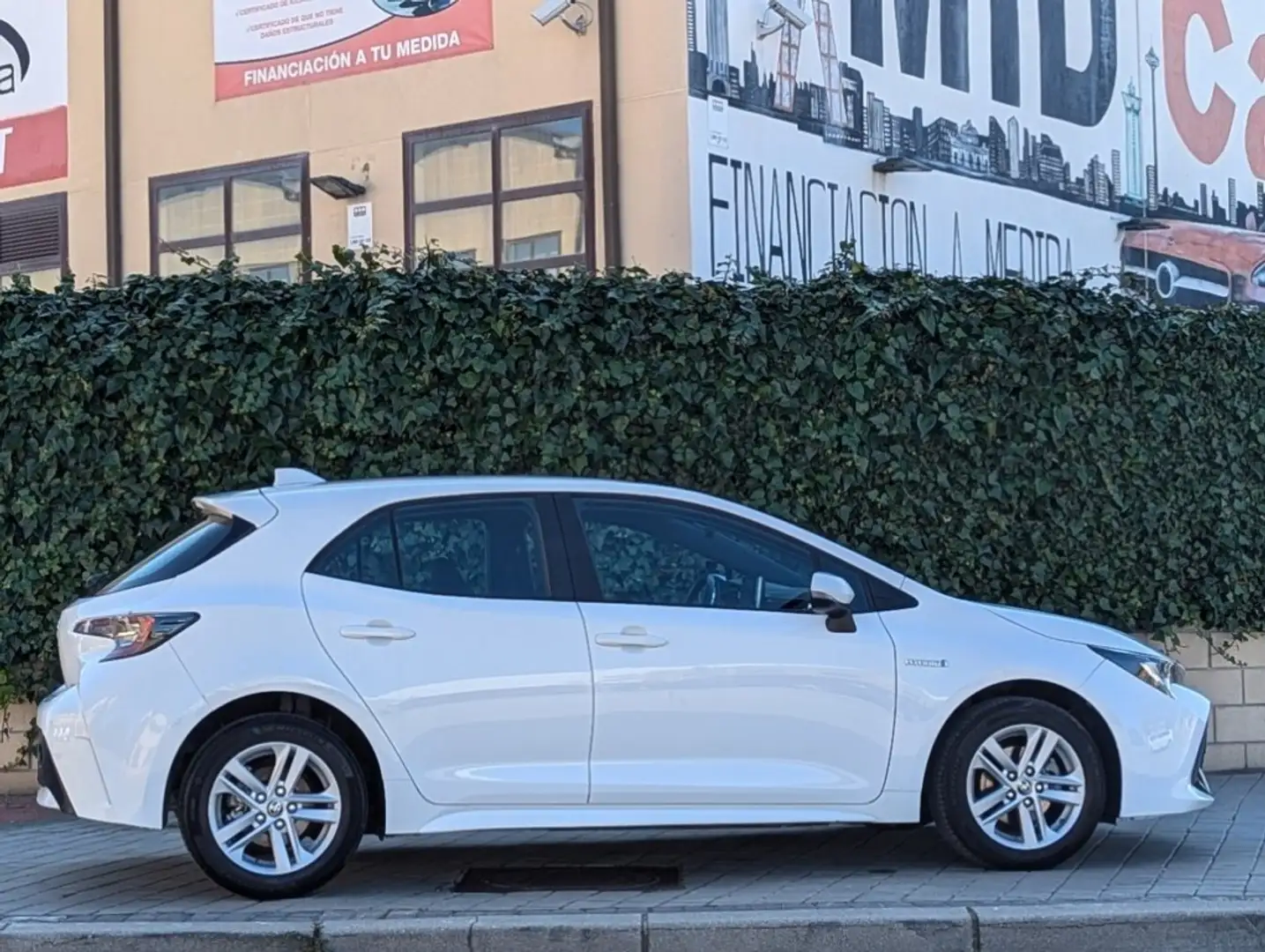 Toyota Corolla 125H Active Tech Blanco - 2
