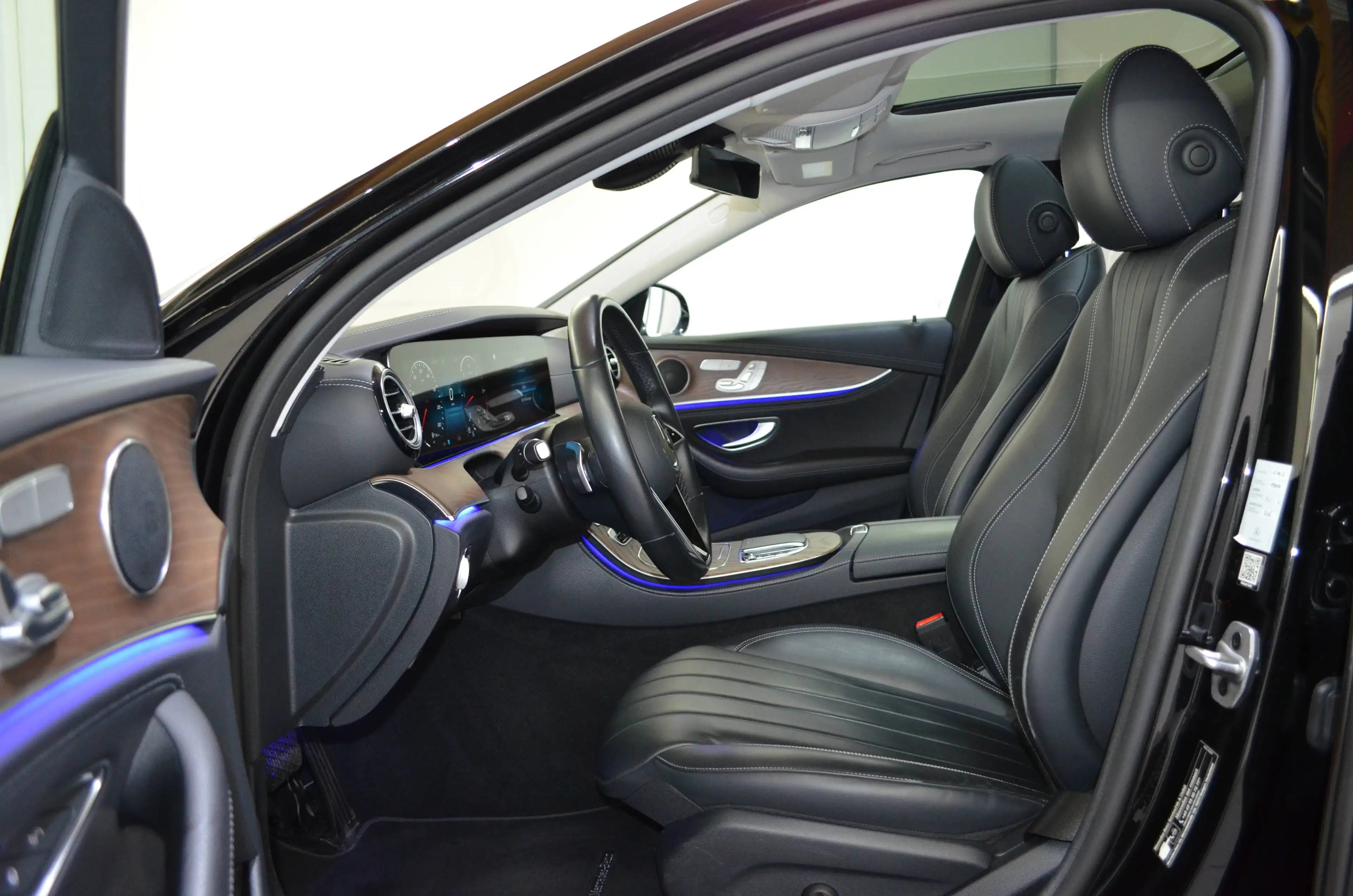 Mercedes-Benz E 400 D T 4M EXCLUSIVE"PANO"STANDHZG"NAPPA"AHK"AIRMATIC"360"DISTR+" — photo 8