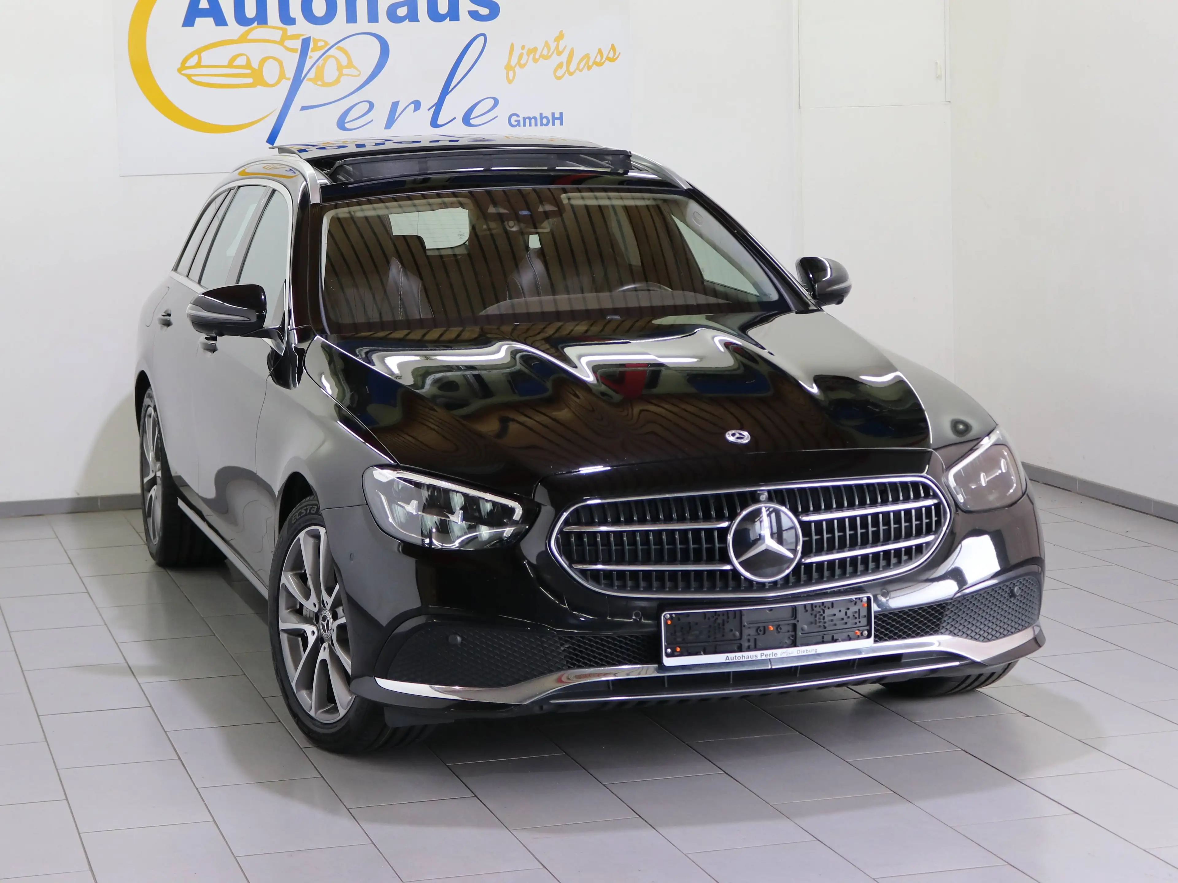 Mercedes-Benz E 400 D T 4M EXCLUSIVE"PANO"STANDHZG"NAPPA"AHK"AIRMATIC"360"DISTR+"