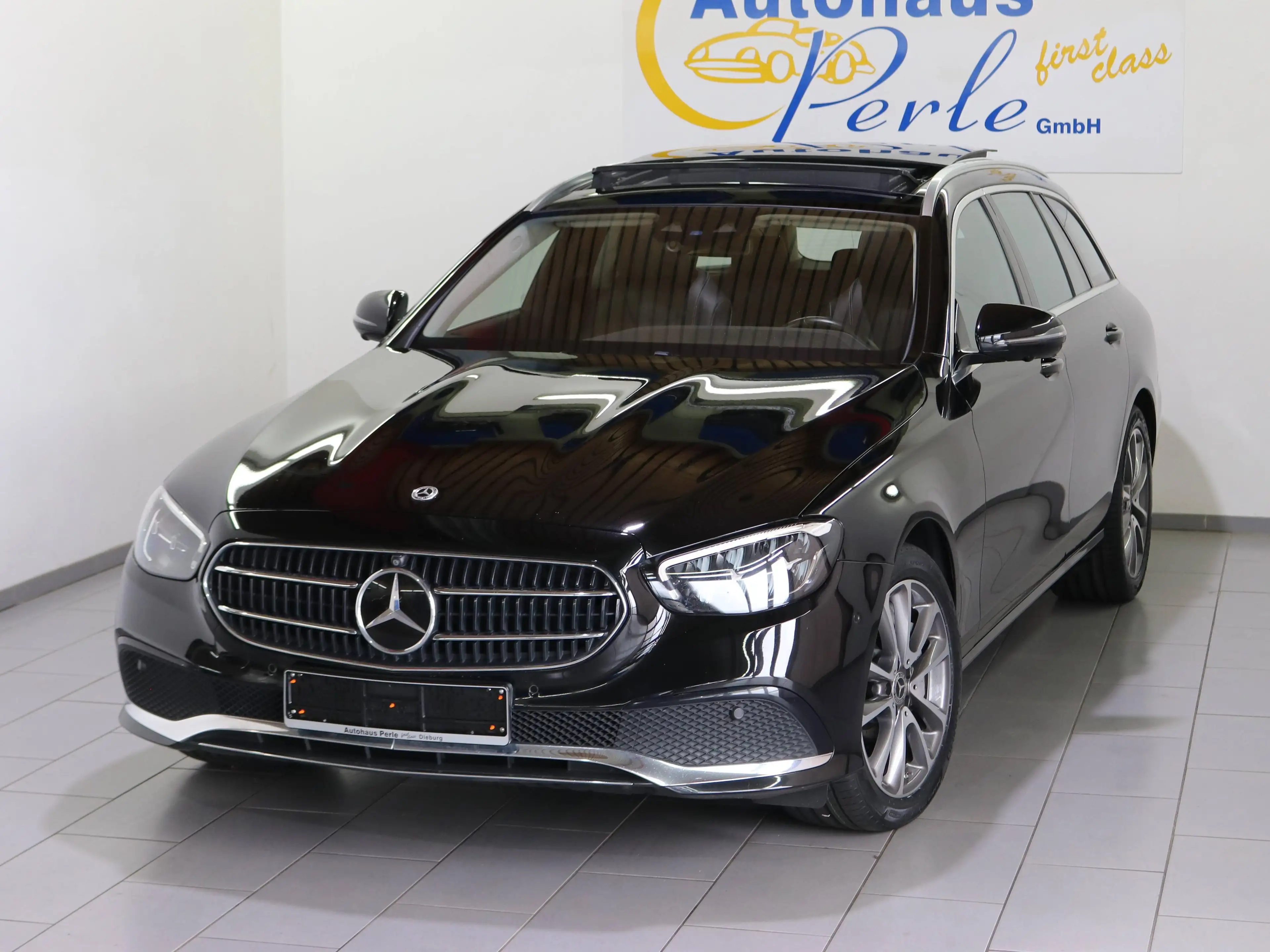 Mercedes-Benz E 400 D T 4M EXCLUSIVE"PANO"STANDHZG"NAPPA"AHK"AIRMATIC"360"DISTR+" — photo 2