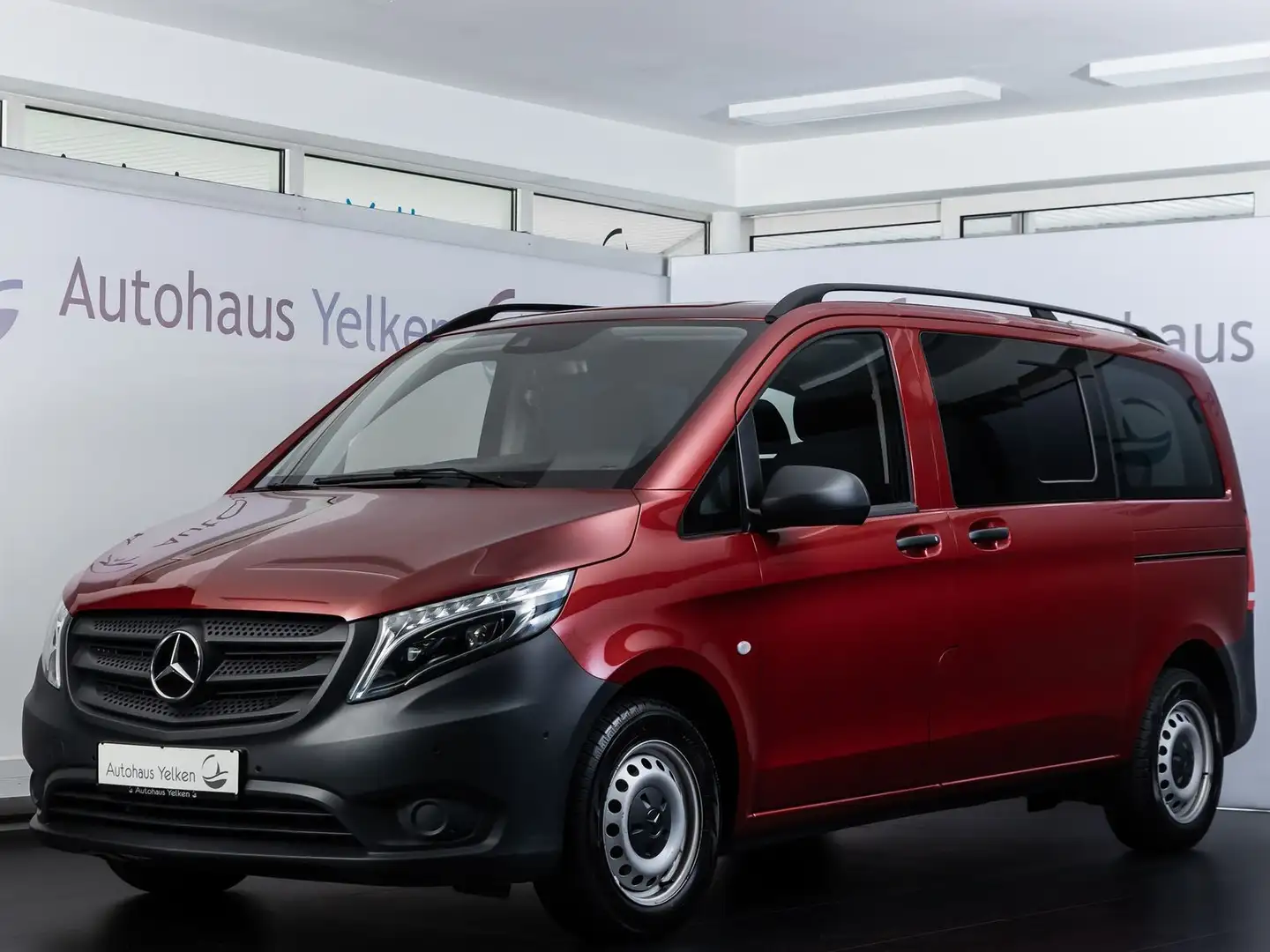 Mercedes-Benz Vito Tourer 116 CDI kompakt LED*NAVI*PTS*8-SITZ Rot - 2