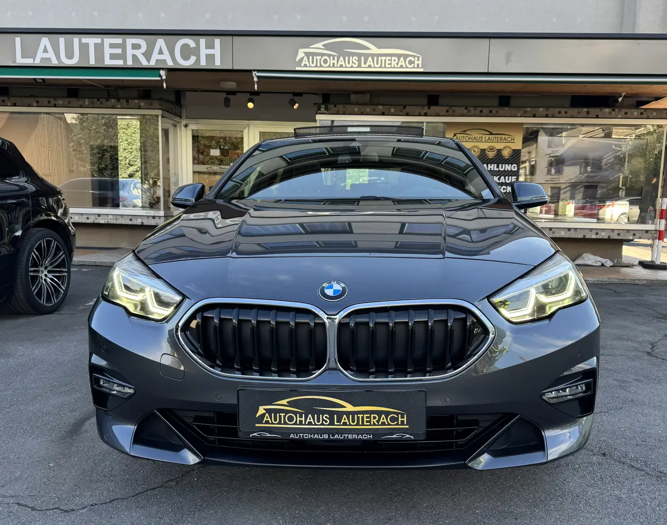 BMW 220 220d xDrive Sport Line *PANORAMA *KAM *APP *ACC Grau - 2