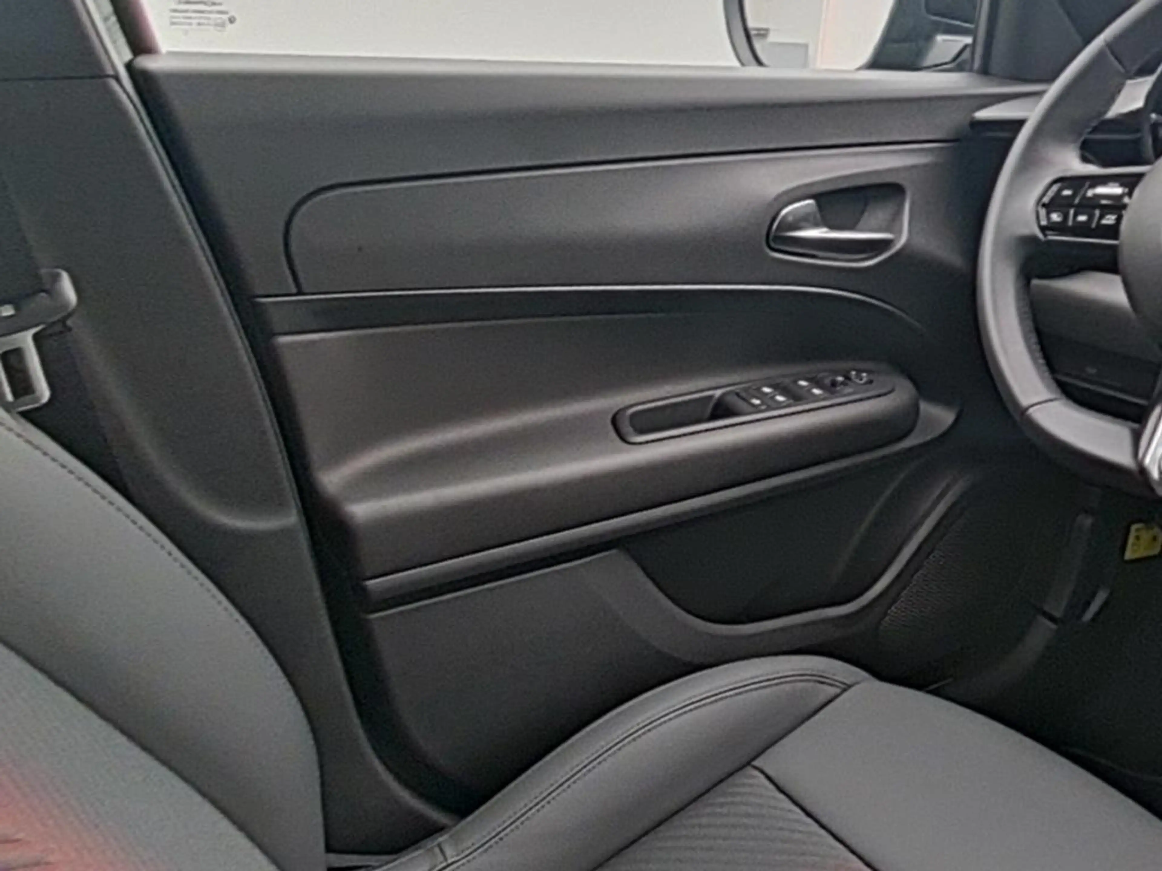 Alfa Romeo Junior Ibrida 1.2  Ti Q4 + Technologie Paket + PanoDach — photo 14