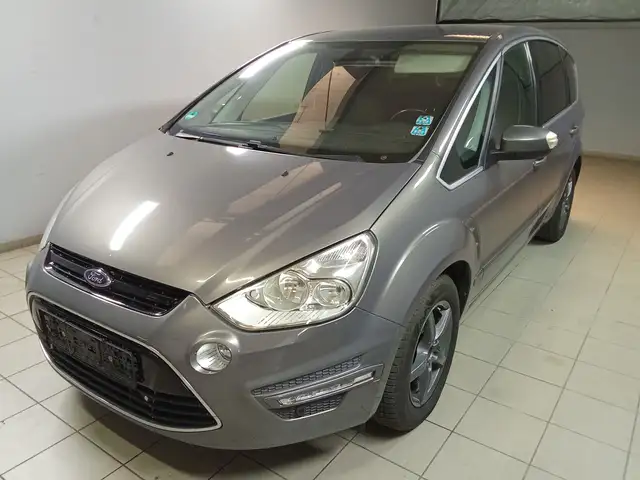 Ford S-Max Titanium