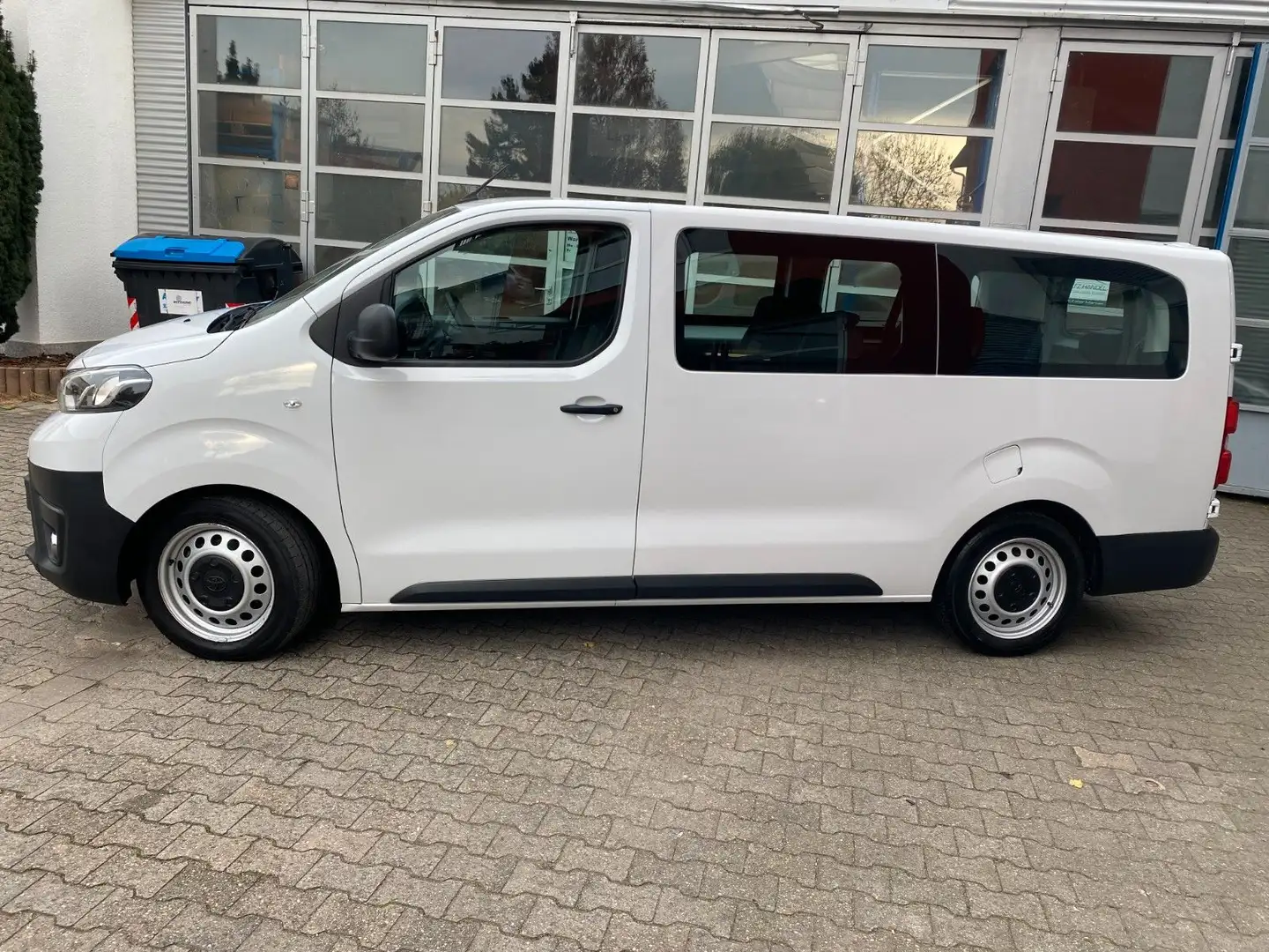 Toyota Proace L2 Kombi Comfort/9-Sitzer/Klima/Mwst. Weiß - 2