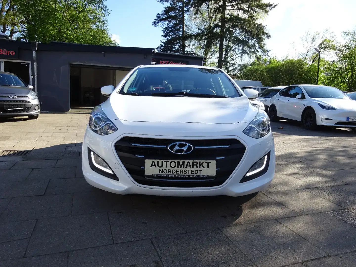 Hyundai i30 blue Classic/Klimaanlage/AHK/1-Hand Wit - 2