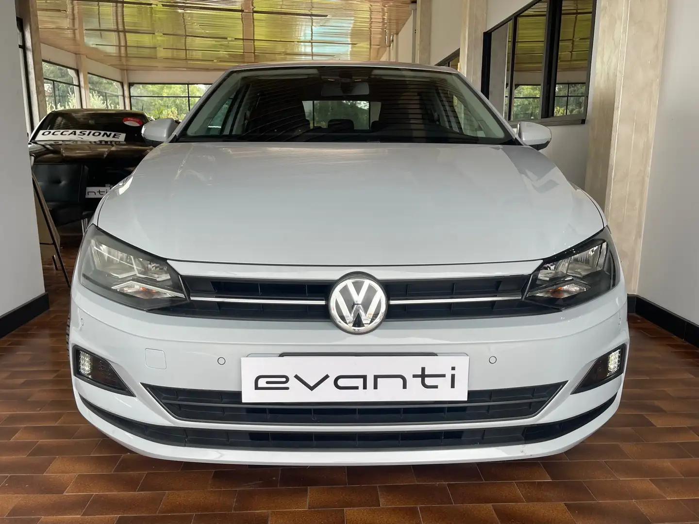 Volkswagen Polo 1.0 mpi Comfortline SENSORI/4STAGIONI/APPLECARPLAY Weiß - 2