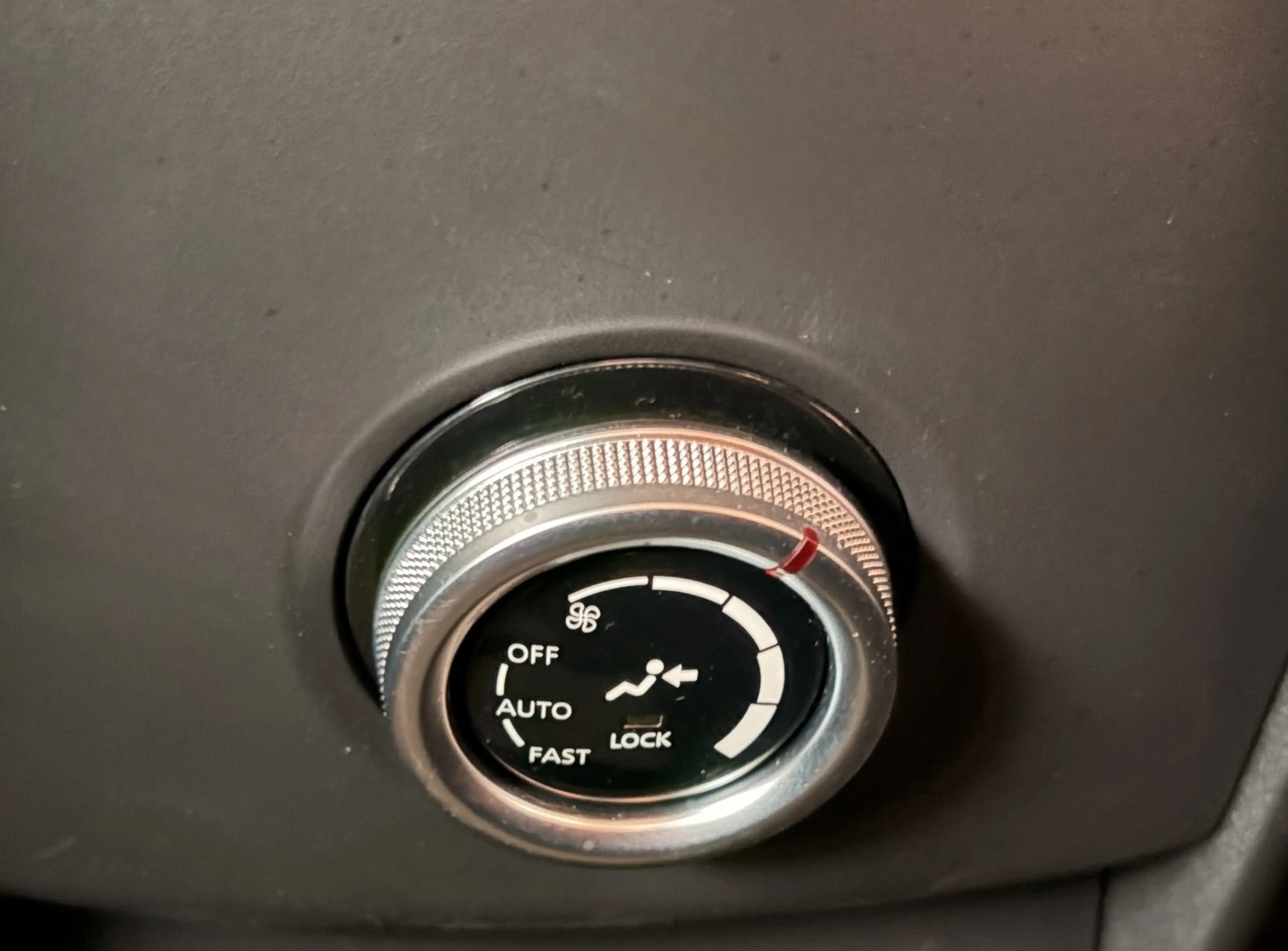 Renault Espace INITIALE PARIS dCi 190 EDC 7-Sitzer — photo 7