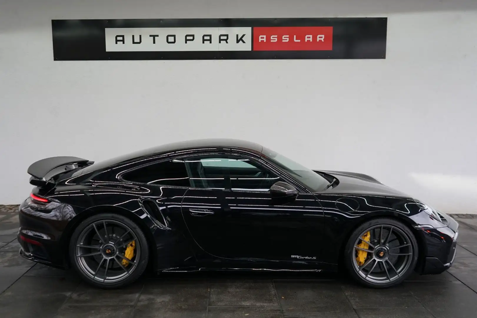 Porsche 992 911 Turbo S Coupe/Aerokit/Carbon/Lift/Approv Noir - 1