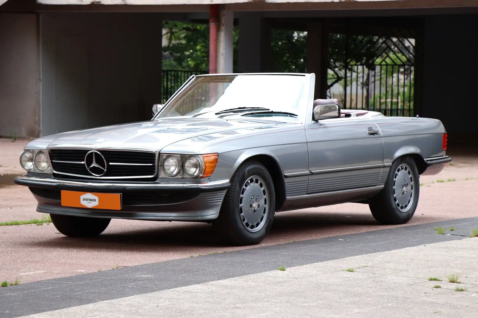 Mercedes-Benz SL 560 Argent - 2