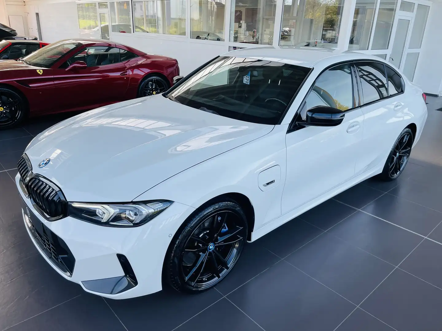BMW 330 eA PHEV ** GARANTIE + PACK M + NEW MODELE *** Blanc - 2