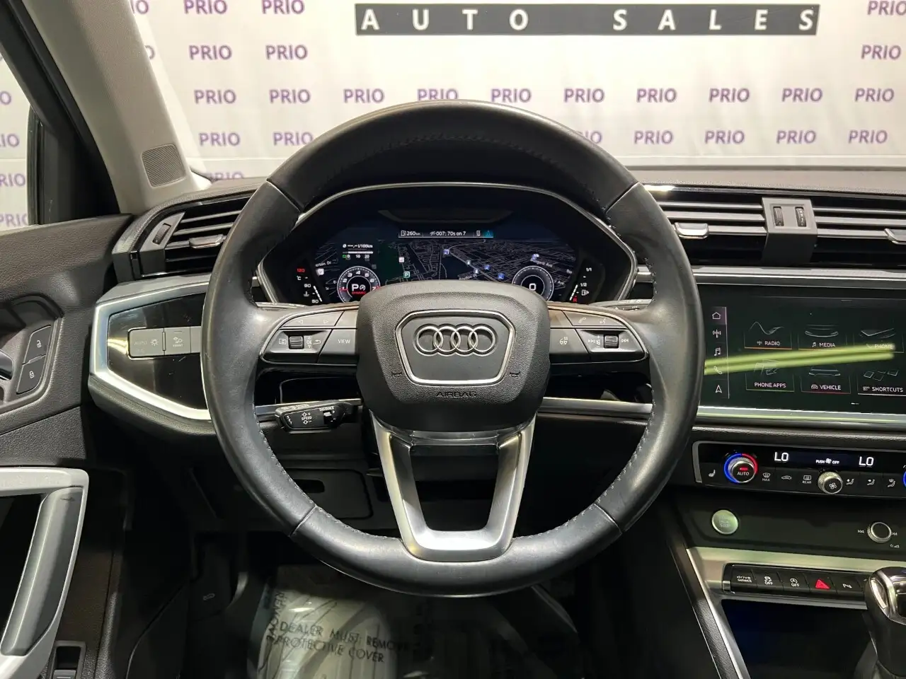 Audi Q3 снимка Audi Q3