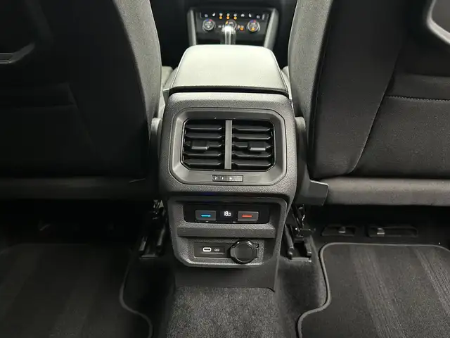 Volkswagen Tiguan Allspace view 27