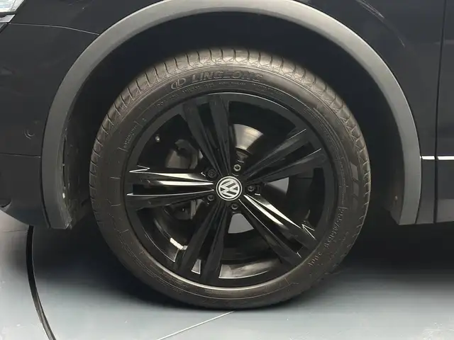 Volkswagen Tiguan Allspace view 9