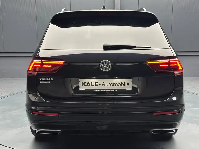 Volkswagen Tiguan Allspace view 4