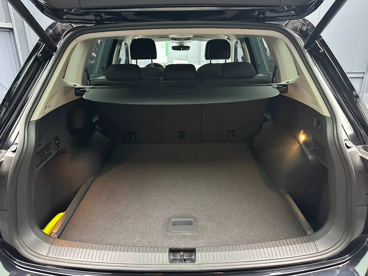 Volkswagen Tiguan Allspace Highline/R-Line *Black Style*AHK*KAMERA*NAVI*Massage*, миниатюра 28