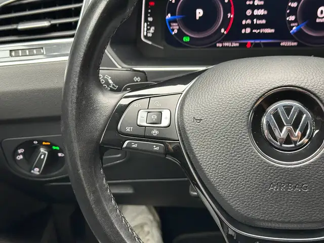 Volkswagen Tiguan Allspace view 18