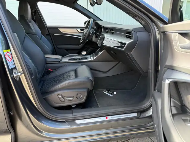 Audi A6 view 16