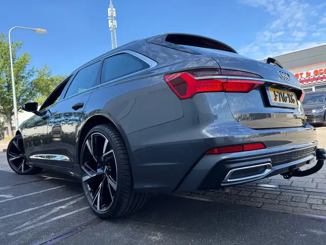 Audi A6 view 8