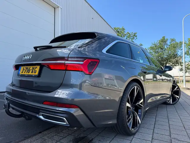 Audi A6 view 6