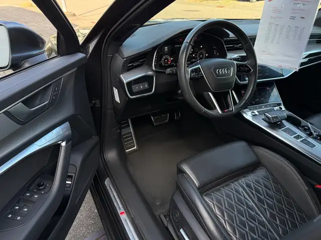 Audi A6 view 13