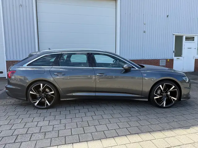 Audi A6 view 10