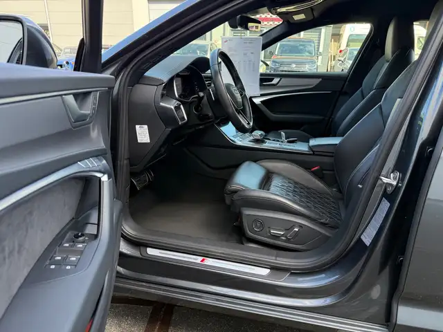 Audi A6 view 12
