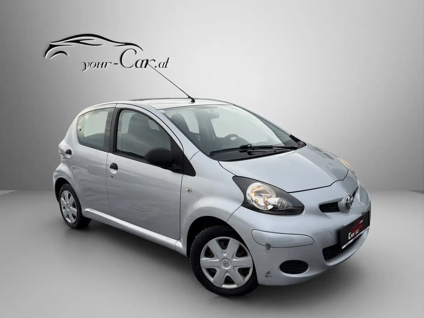 Toyota Aygo 1,0 VVT-i Young Silber - 1
