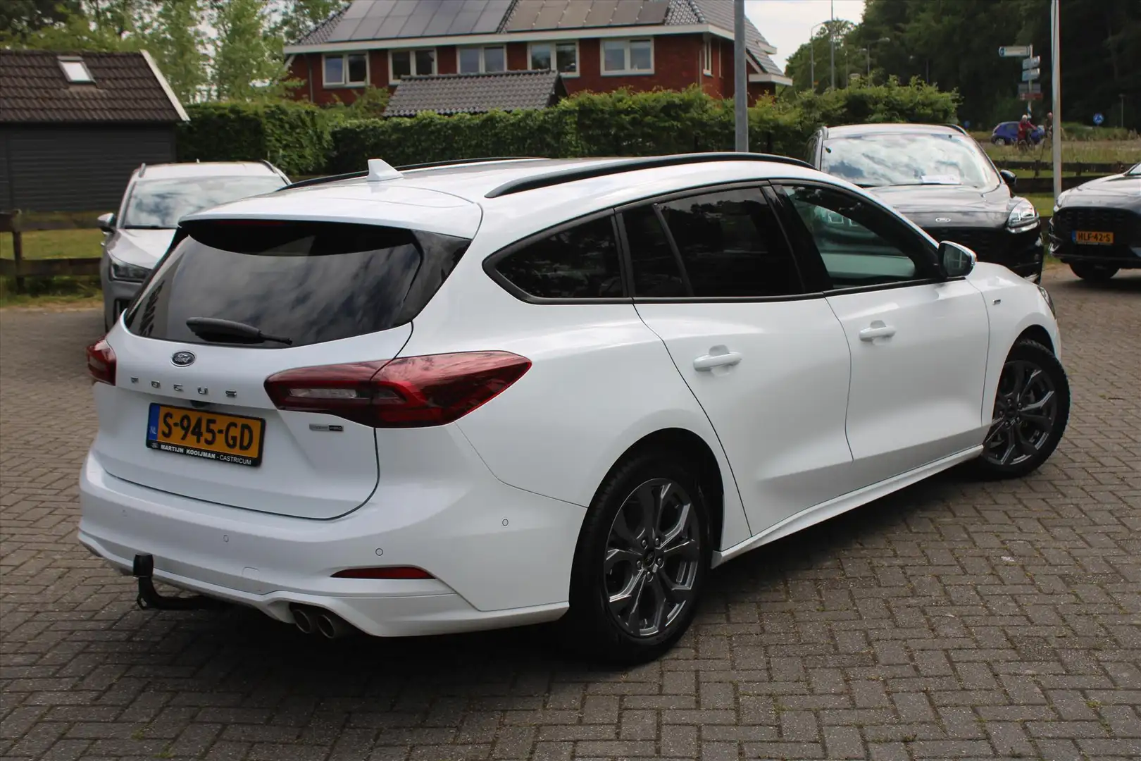 Ford Focus 1.0 Hybrid 155pk Automaat ST-Line Wagon, Trekhaak, Wit - 2