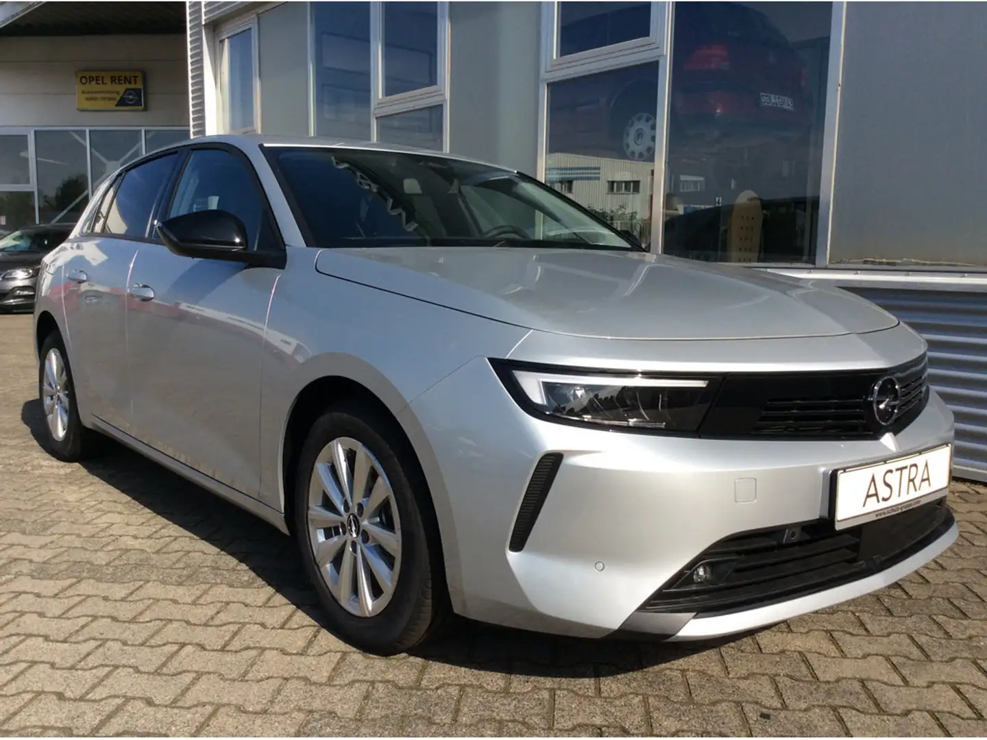 Opel Astra L Lim. 5-trg. 1.2 Enjoy PDC SHZ LED Gris - 1