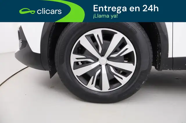 Peugeot 2008 view 11