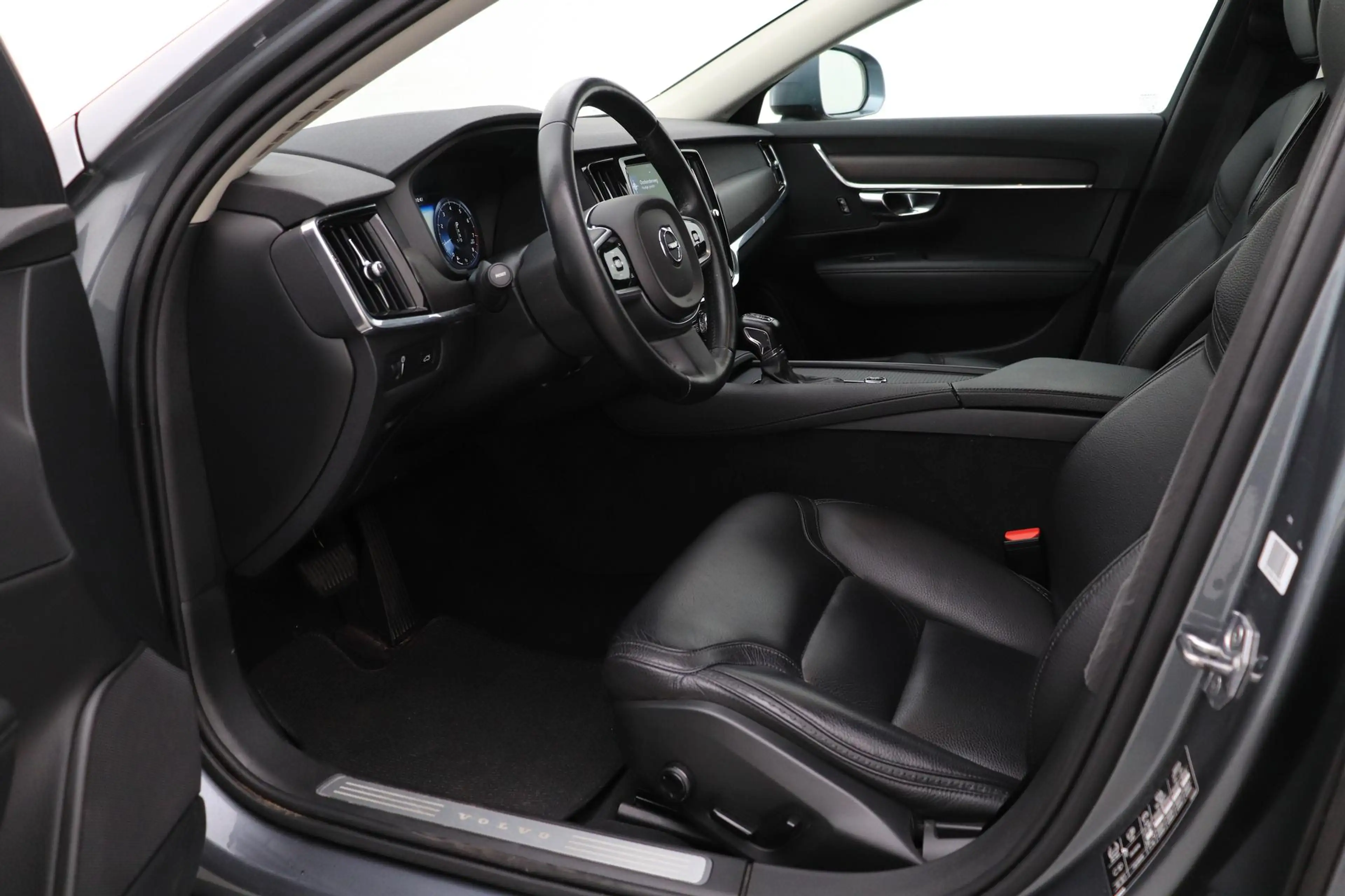 Volvo V90 Cross Country 2.0 T5 Pro | ACC | 360° Camera | Trekhaak | Stoelv — photo 3