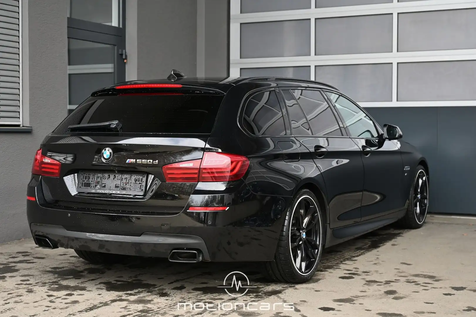 BMW 550 M550d xDrive Touring Pickerl NEU Schwarz - 2