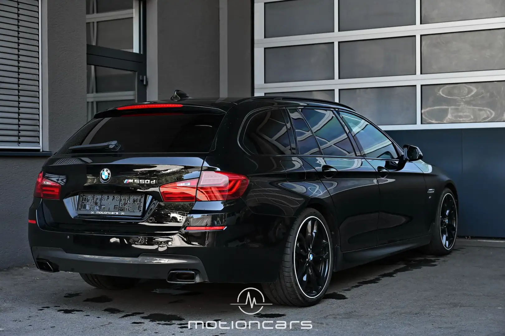 BMW 550 5er-M550dxDrive Touring Pickerl NEU Czarny - 2