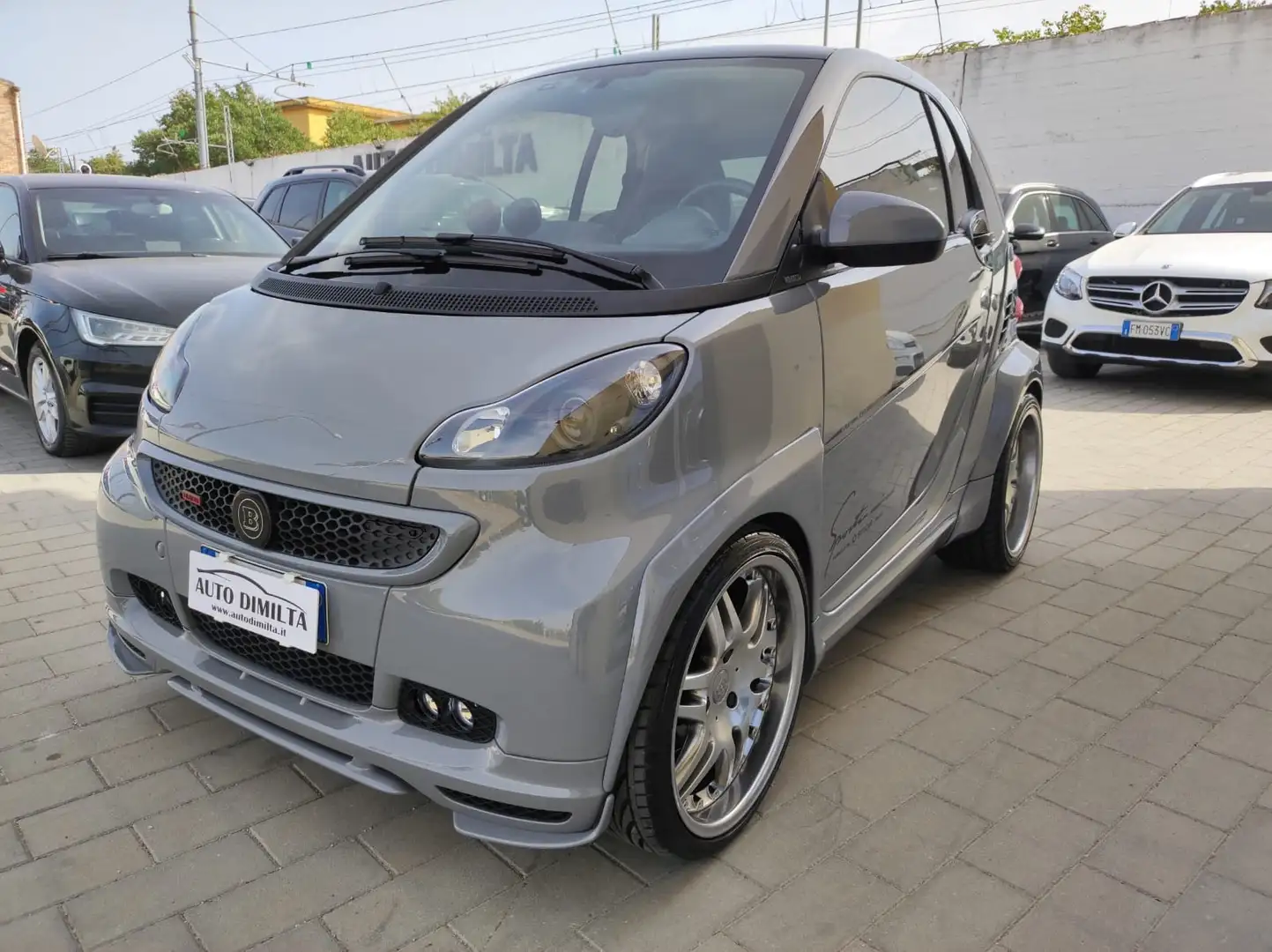 smart forTwo Fortwo 1.0 Brabus 10th Anniversary Grey - 2
