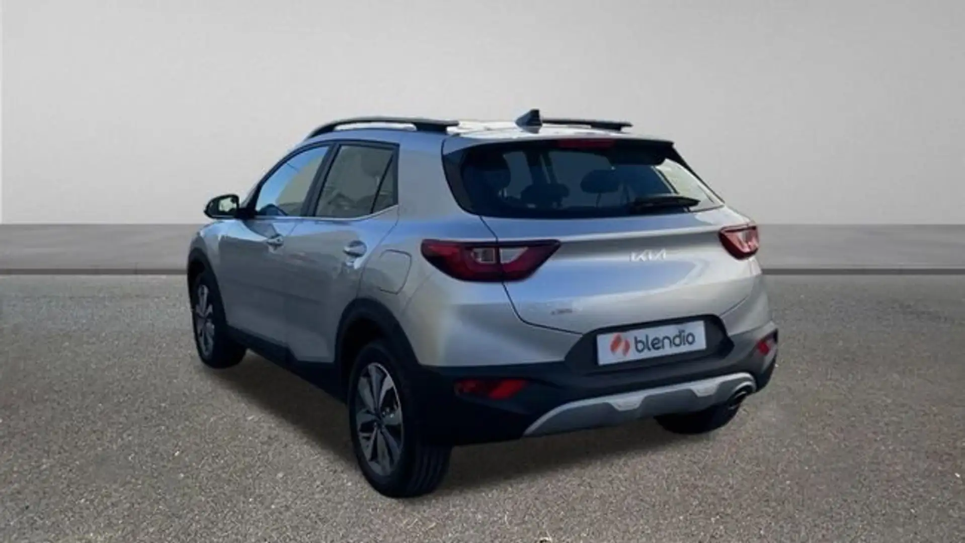 Kia Stonic 1.0 T-GDI MHEV IMT 74KW DRIVE 100CV 5P Plateado - 2